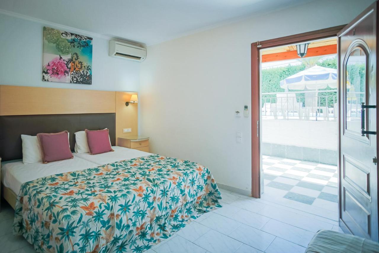 Aparthotel Rose Club *