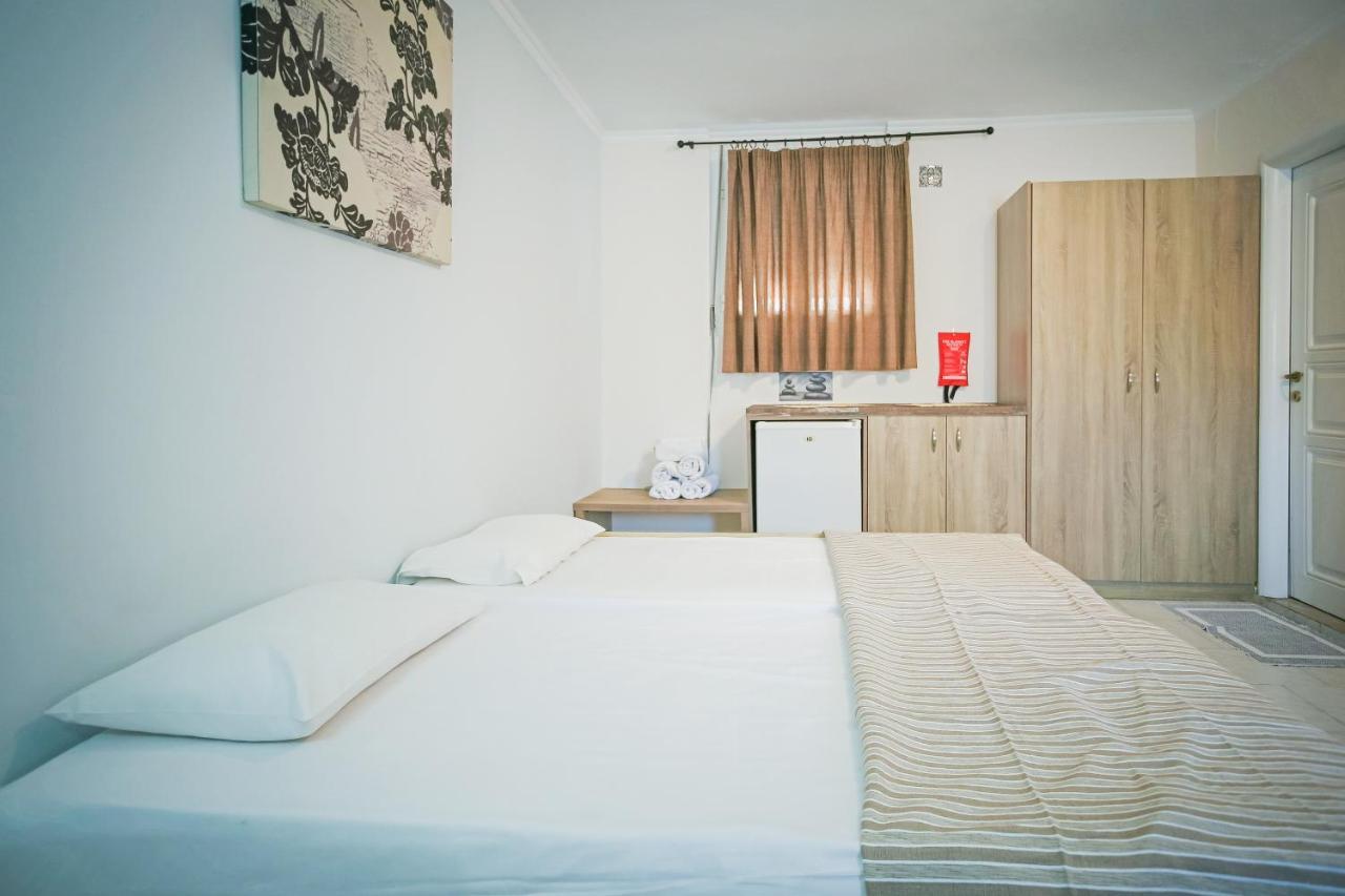 Aparthotel Rose Club *