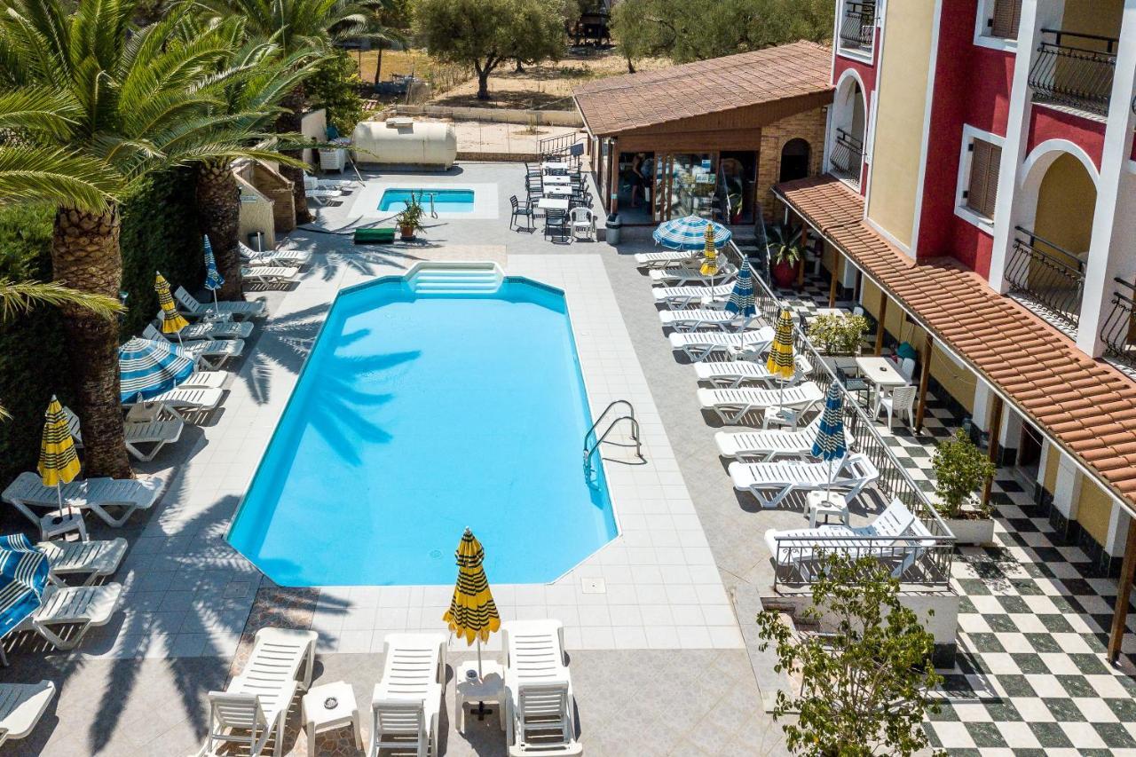 Rose Club Aparthotel *