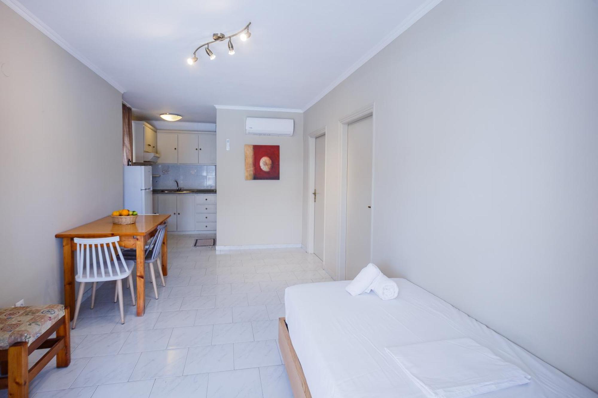 Rose Club Aparthotel *